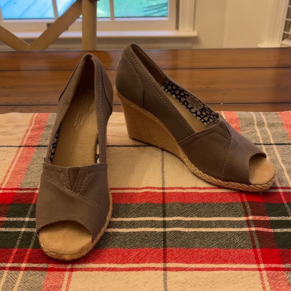 Toms wedges 8.5